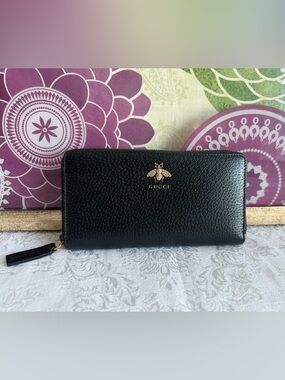 Gucci Animalier Bee black Leather Zip Around Wallet.